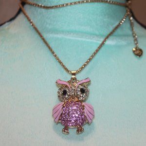 Nwtag: Clear & Pink Crystal/ 🦉 Owl necklace